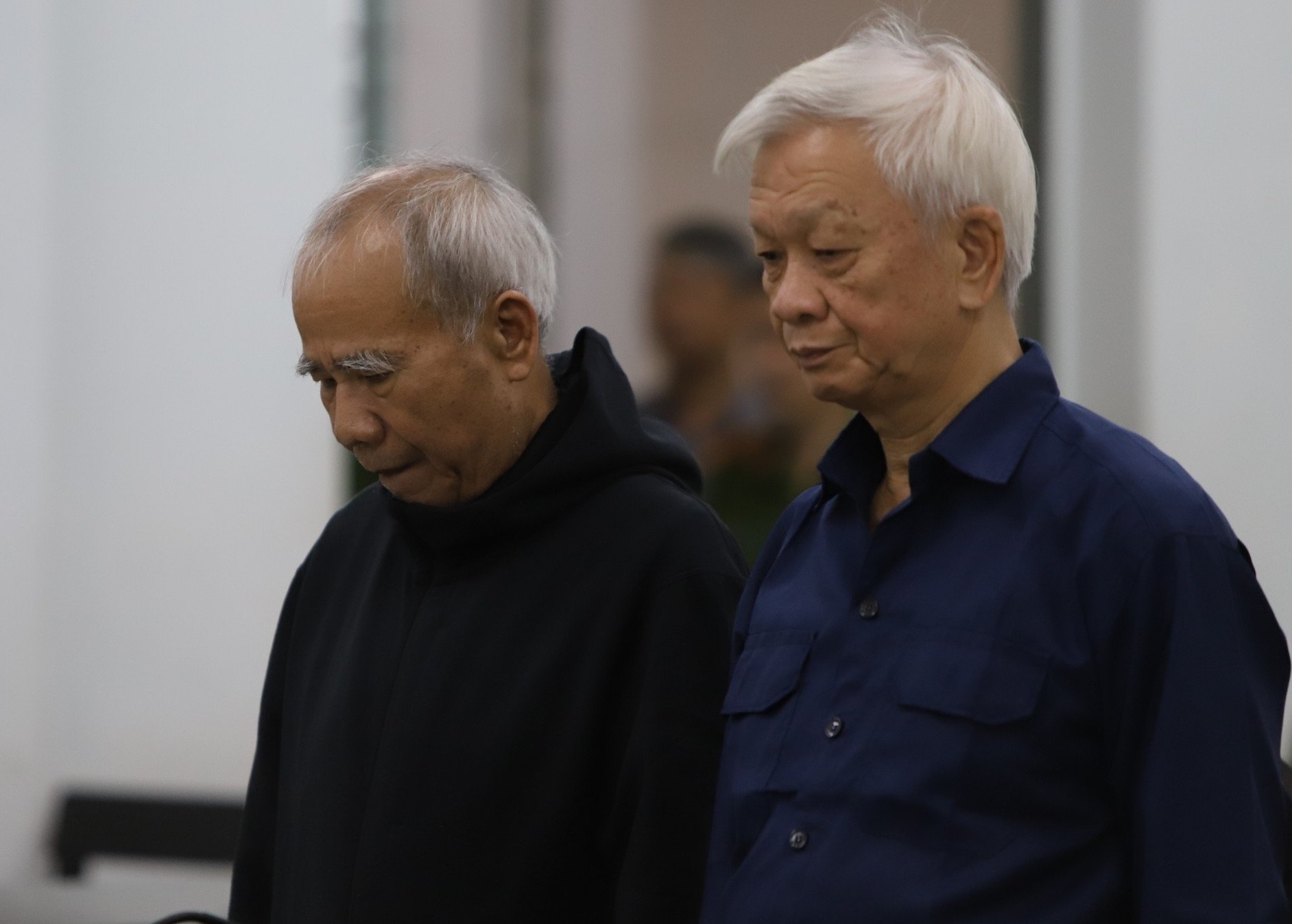 Hai cựu Chủ tịch Khánh Hoà bị tuyên phạt thêm tổng cộng 9 năm tù - Ảnh 1.