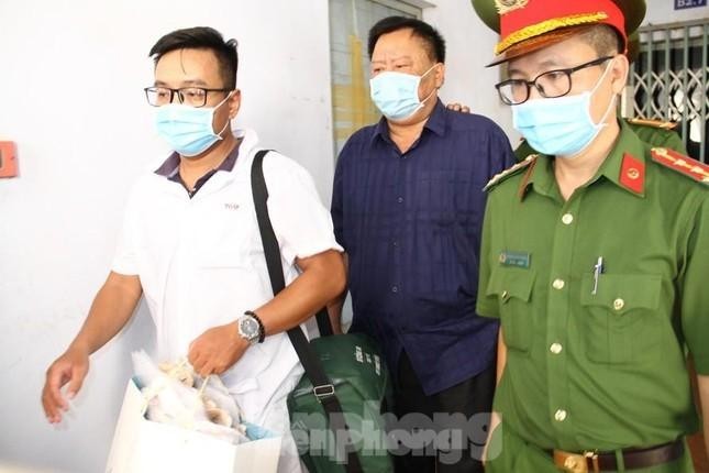 Hai cựu Chủ tịch Khánh Hoà bị tuyên phạt thêm tổng cộng 9 năm tù - Ảnh 3.