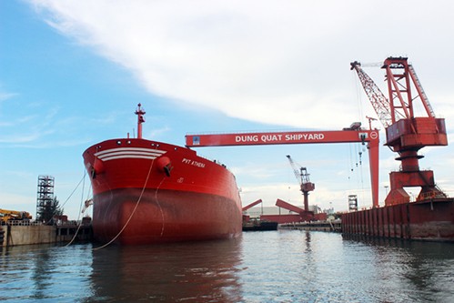 Khoản nợ gần 7.000 tỷ đồng của nhà máy đóng tàu Dung Quất - Ảnh 1.