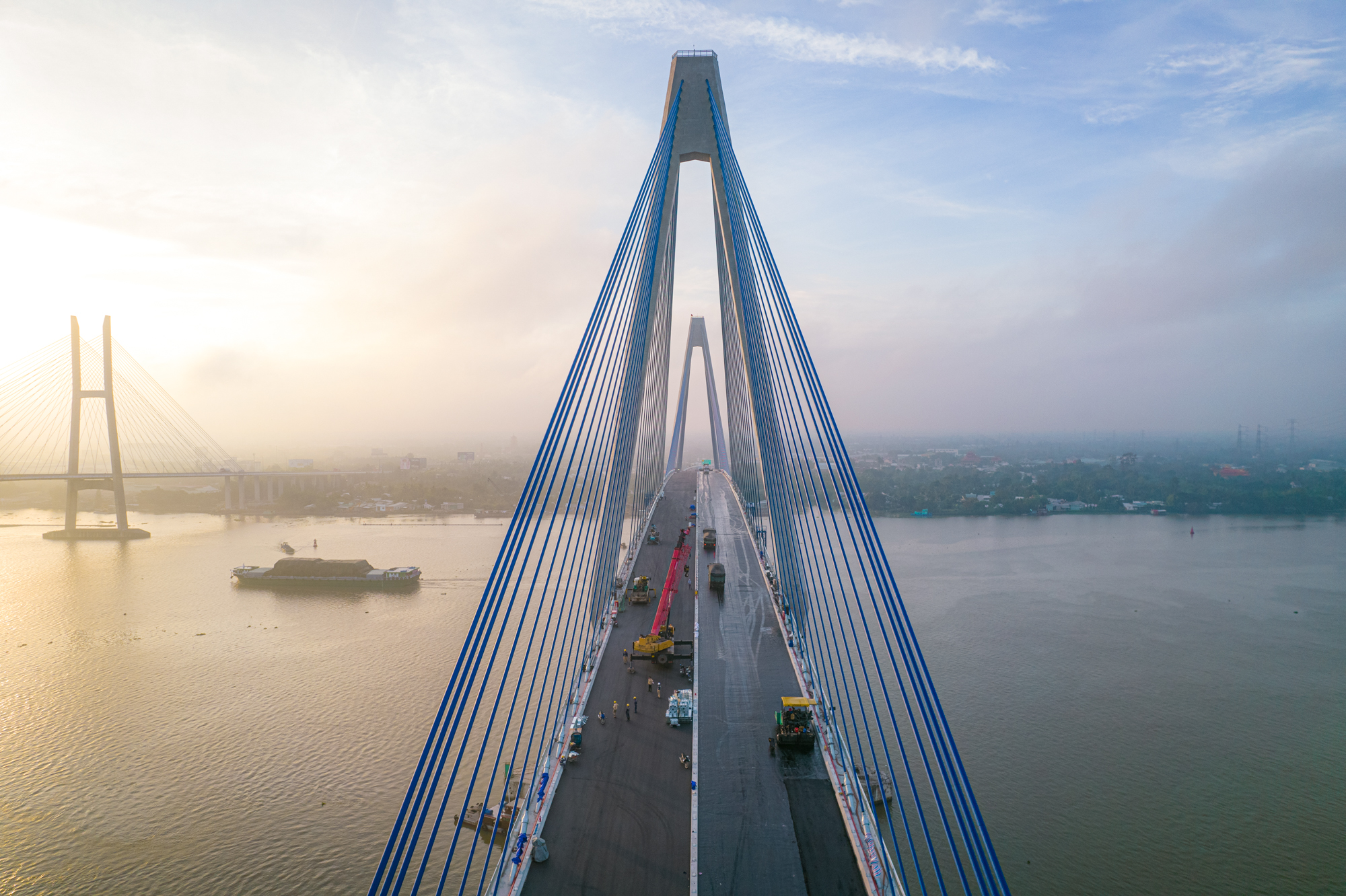  Ngắm cầu đắt nhất cao tốc Bắc - Nam phía đông trước ngày thông xe - Ảnh 4.