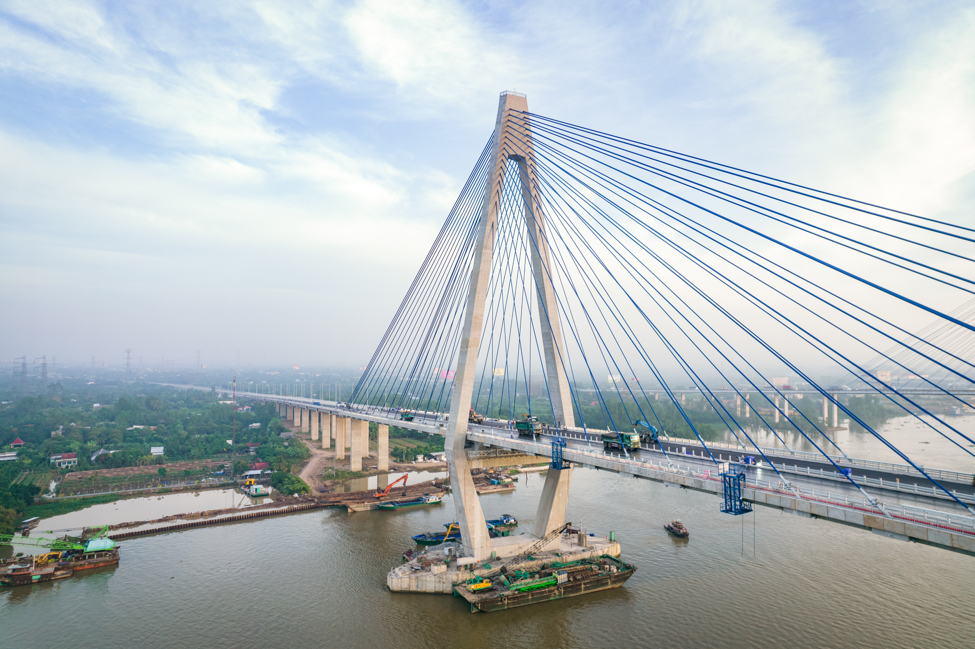  Ngắm cầu đắt nhất cao tốc Bắc - Nam phía đông trước ngày thông xe - Ảnh 5.