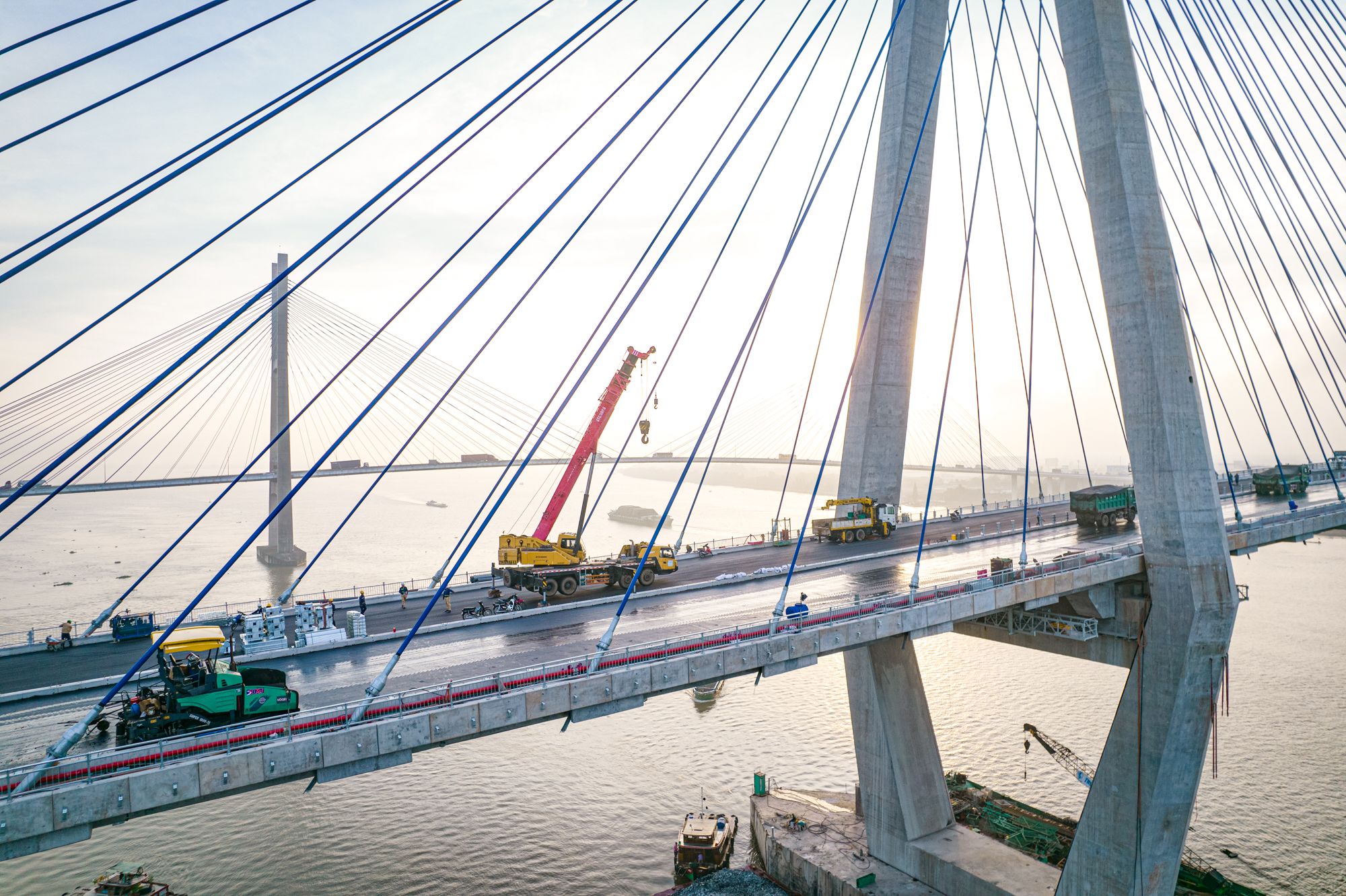  Ngắm cầu đắt nhất cao tốc Bắc - Nam phía đông trước ngày thông xe - Ảnh 6.