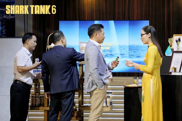 Shark Hưng gặp hậu bối Bách Khoa quê xứ Nghệ, 'bắn' một loạt kiến thức khoa học nhưng không đầu tư, vì startup chỉ 'đếm doanh thu bằng excel', chứ không biết cách bán hàng - Ảnh 6.
