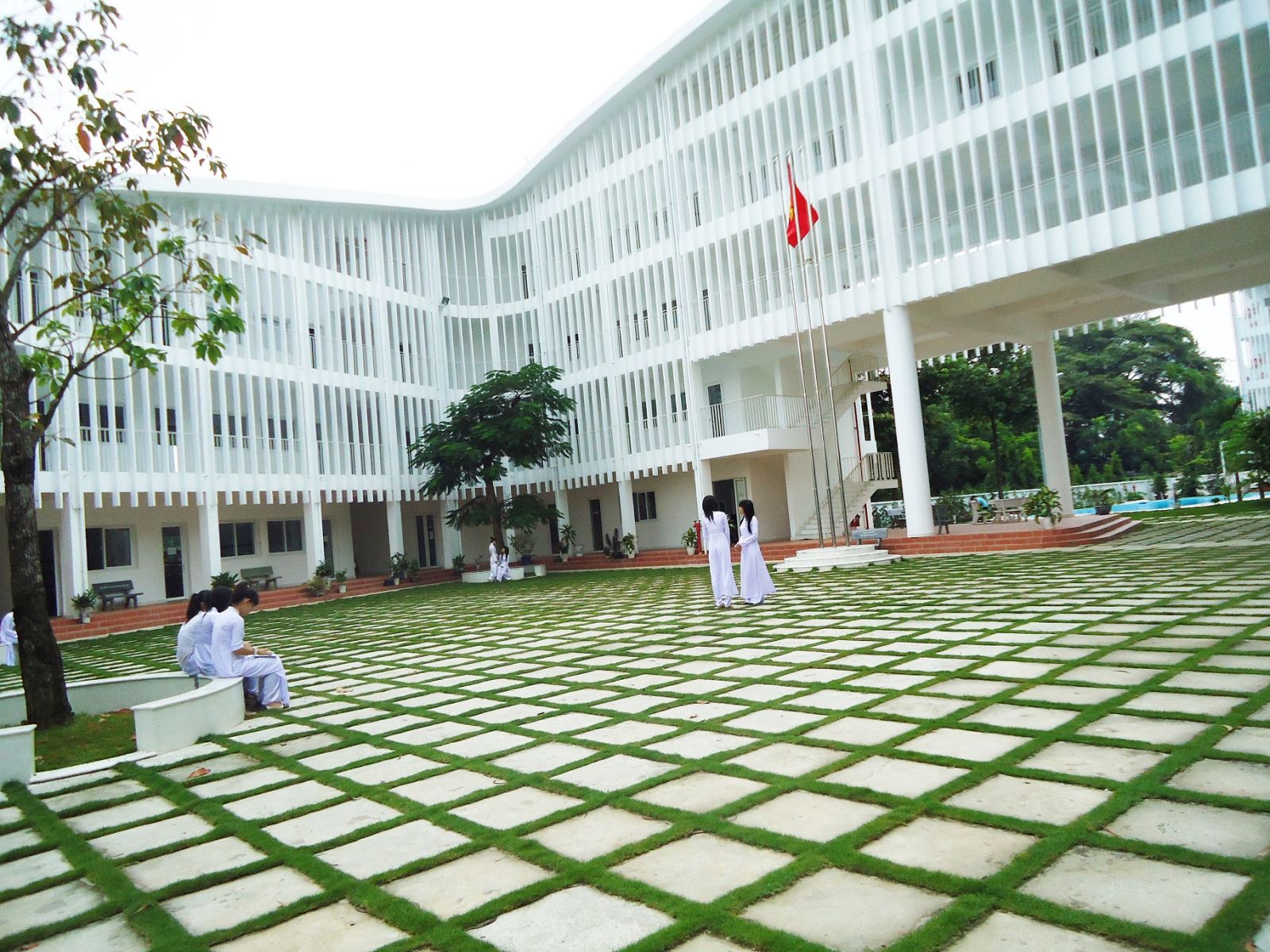 Những ngôi trường ở Việt Nam ĐẸP ĐẾN MỨC khiến giới kiến trúc thế giới phải ngỡ ngàng: Có trường tận vùng sâu vùng xa- Ảnh 2.