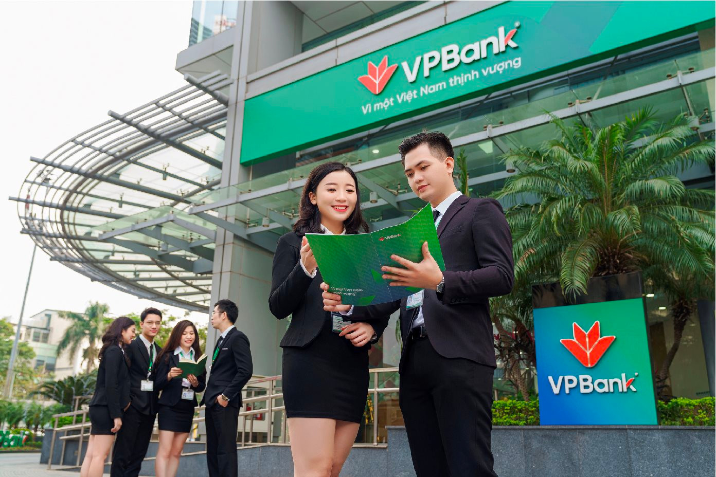 Định giá toàn ngân hàng 10 tỷ USD, SMBC nhìn thấy điều gì ở VPBank? - Ảnh 10.