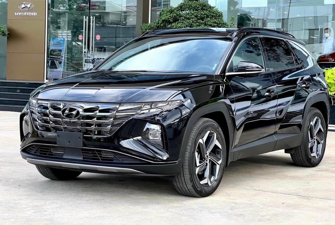 Hyundai Tucson, Santa Fe tăng giá: Cao nhất gần 100 triệu, giá khởi điểm Tucson đã ngang Forester, Santa Fe không còn giá dưới 1 tỷ - Ảnh 2.