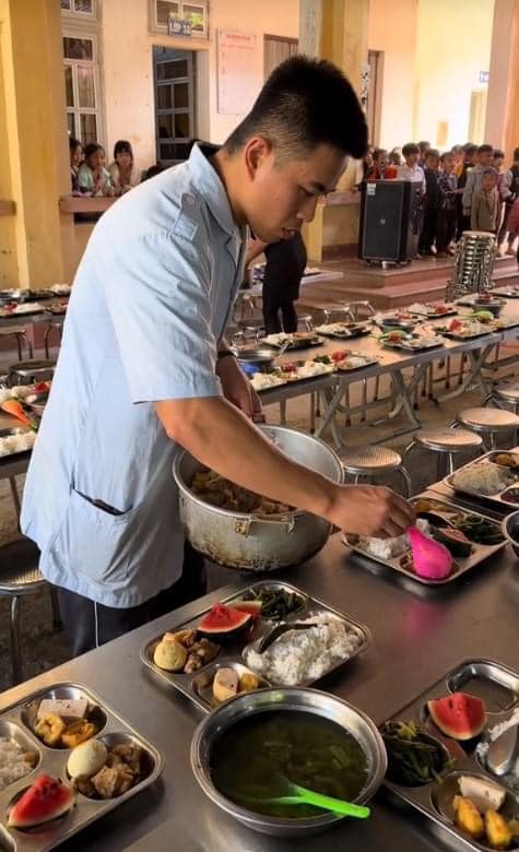 Loạt suất cơm 26k của Lê Anh Nuôi được chia sẻ lại rần rần giữa thông tin gây phẫn nộ về bữa ăn của học sinh bị cắt xén - Ảnh 2.