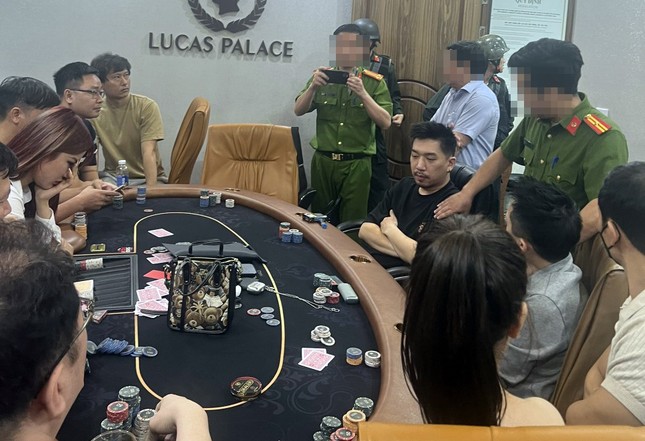 Chiêu thức tinh vi của sòng bạc núp bóng CLB Poker vừa bị triệt phá - Ảnh 4.