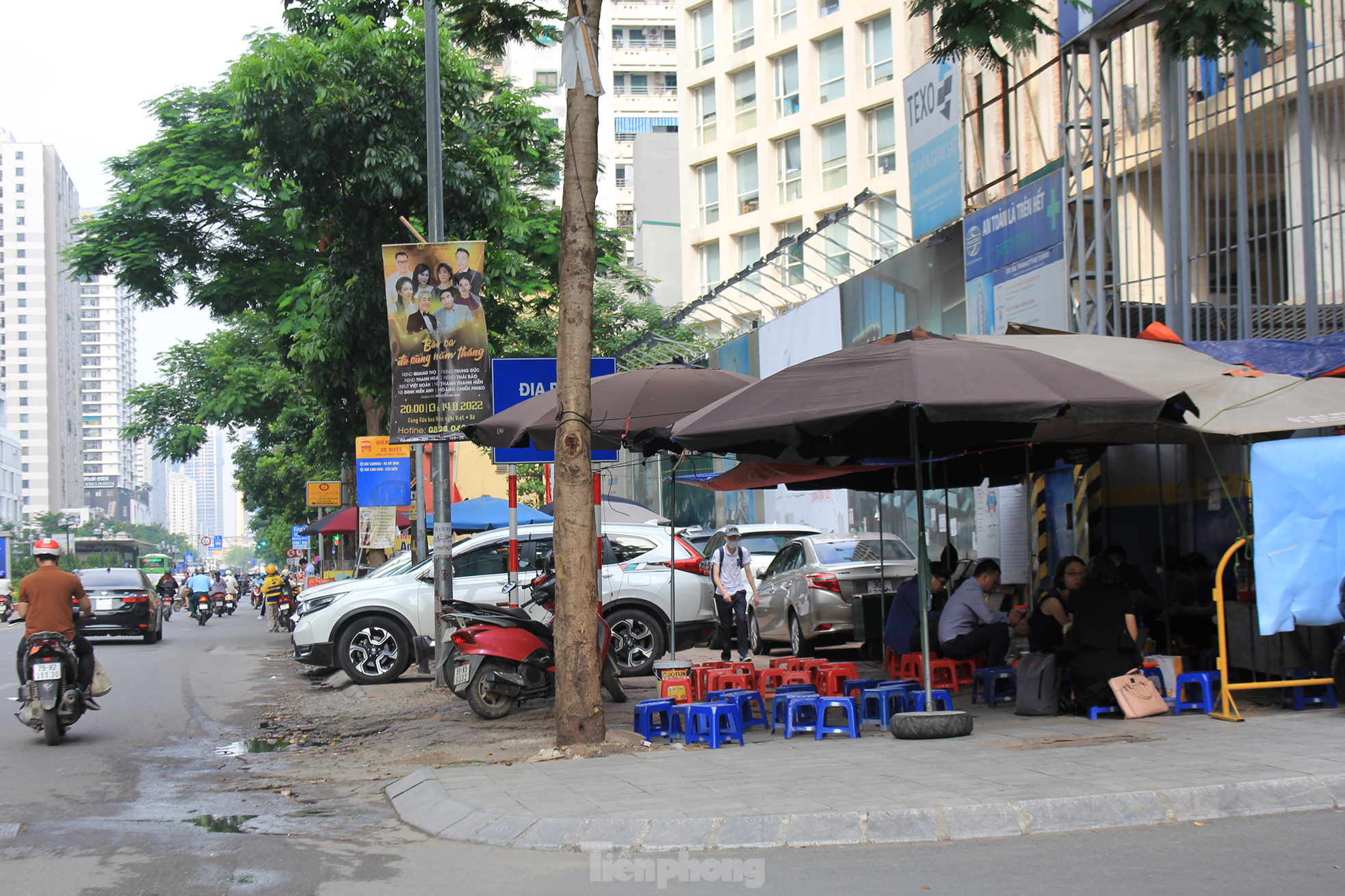 Sắp có kết quả xử lý vi phạm quy hoạch xây dựng cao ốc hai bên đường Lê Văn Lương - Ảnh 3.