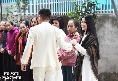 Xả ảnh nét căng Quang Hải đi hỏi cưới Chu Thanh Huyền, mức giá tráp lễ dạm ngõ gây tò mò - Ảnh 4.