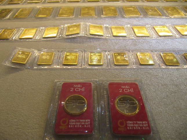 Vàng SJC xô đổ mọi kỷ lục, khả năng tăng tới 80 triệu đồng/lượng - Ảnh 1.