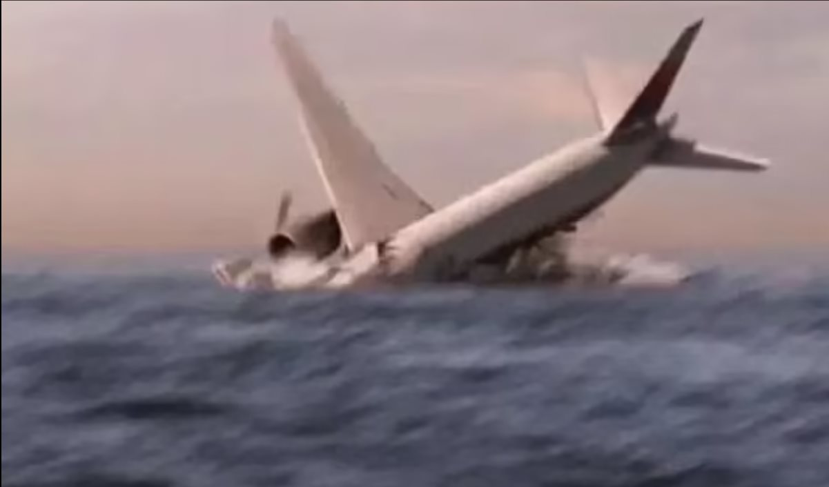 Tiết lộ gây sốc về chuyến bay MH370: Ngư dân kéo được vật thể nghi là cánh máy bay ở “vùng biển lạ” - Ảnh 1.