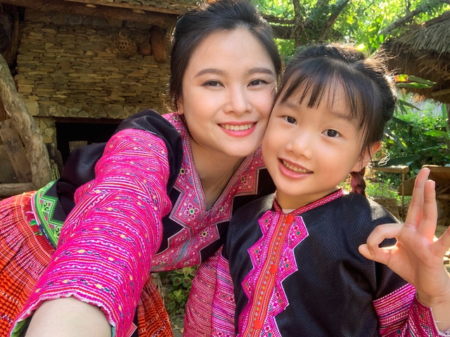 BTV Mùi Khánh Ly và con gái đoạt giải thưởng với video về cuộc sống ở bản H'Mông - Ảnh 2.