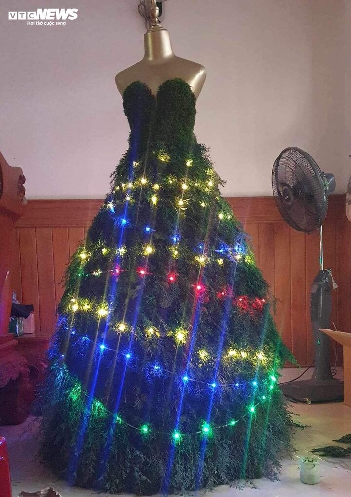 Hàng độc mùa Giáng sinh: Chiếc váy làm từ rêu giá hơn 20 triệu đồng - Ảnh 3.