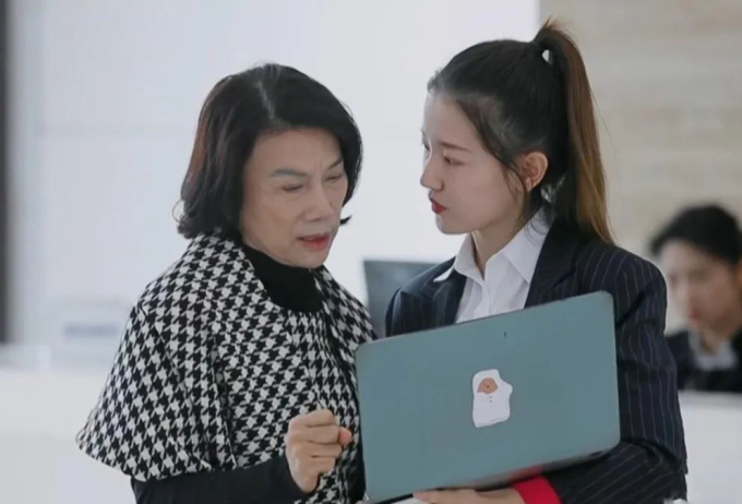 Liên tục tỏ thái độ với nữ trợ lý đã nghỉ việc, CEO Đổng Minh Châu bị chê tư duy lỗi thời, &quot;bà đầm thép&quot; đáp trả ra sao? - Ảnh 4.
