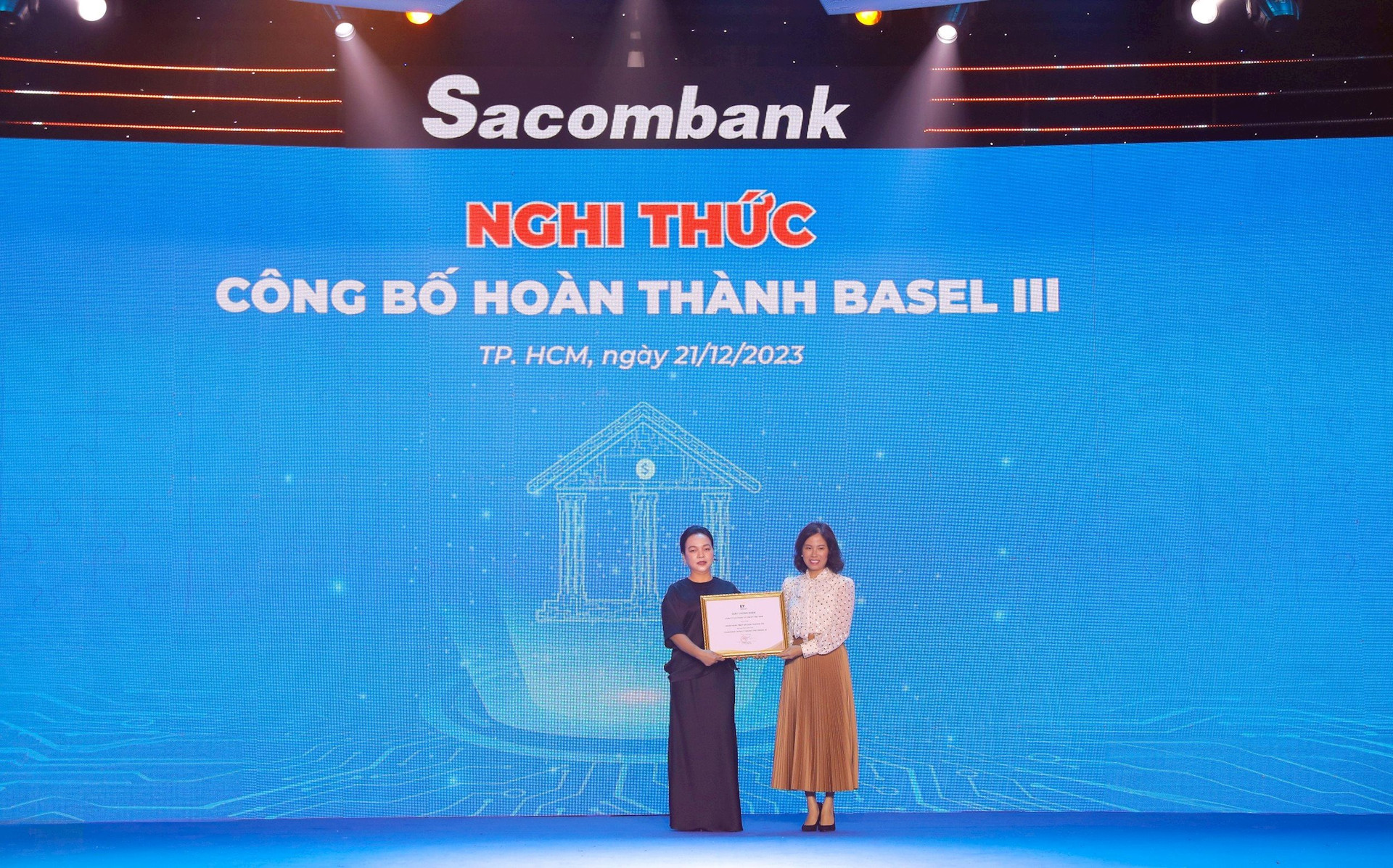 Sacombank đón tuổi 32 với loạt thành quả ấn tượng - Ảnh 2.