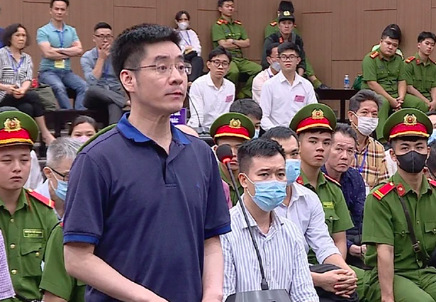 Cựu điều tra viên Hoàng Văn Hưng bất ngờ nhận tội, xin giảm nhẹ hình phảt nộp lại 18,8 tỉ đồng- Ảnh 1.