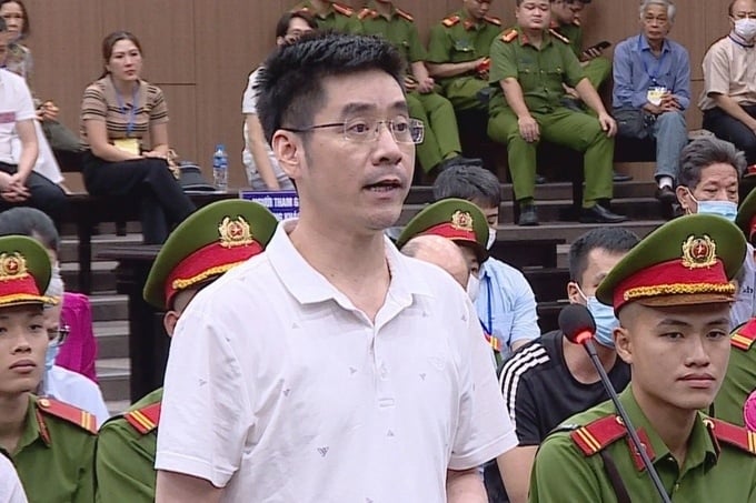 Nhận tội và nộp lại 18,8 tỷ, cựu điều tra viên Hoàng Văn Hưng có được giảm án? - Ảnh 1.