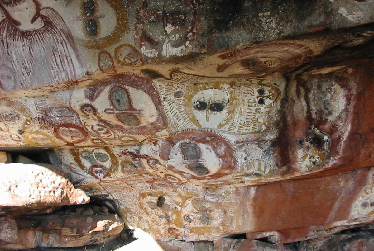 Những bức tranh hang động 4.000 năm tuổi của thổ dân ở Úc có thể thực sự mô tả người ngoài hành tinh? - Ảnh 1.