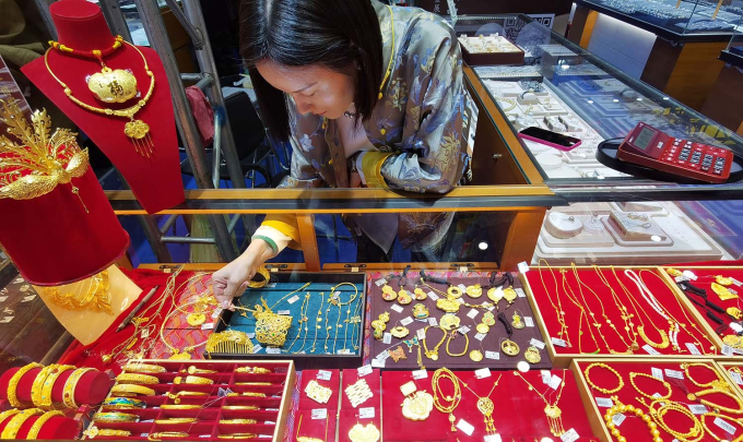 "Thay vì tiết kiệm tiền, chi bằng tích lũy vàng": Người trẻ Trung Quốc mua hạt đậu vàng để quản lý chi tiêu, đầu tư càng sớm càng hưởng lợi