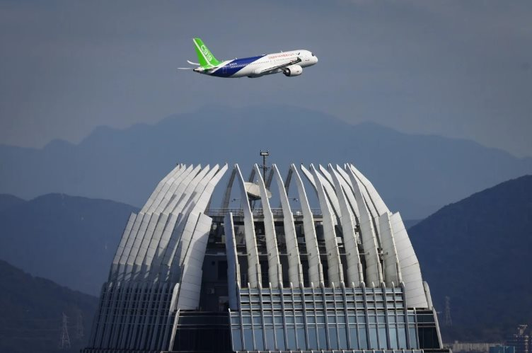 'Thời tới cản không kịp' với máy bay 'made in China': Vừa nhận đơn hàng khủng lại bán được giá hời, tăng tốc cạnh tranh Boeing, Airbus trên thị trường Trung Quốc - Ảnh 1.