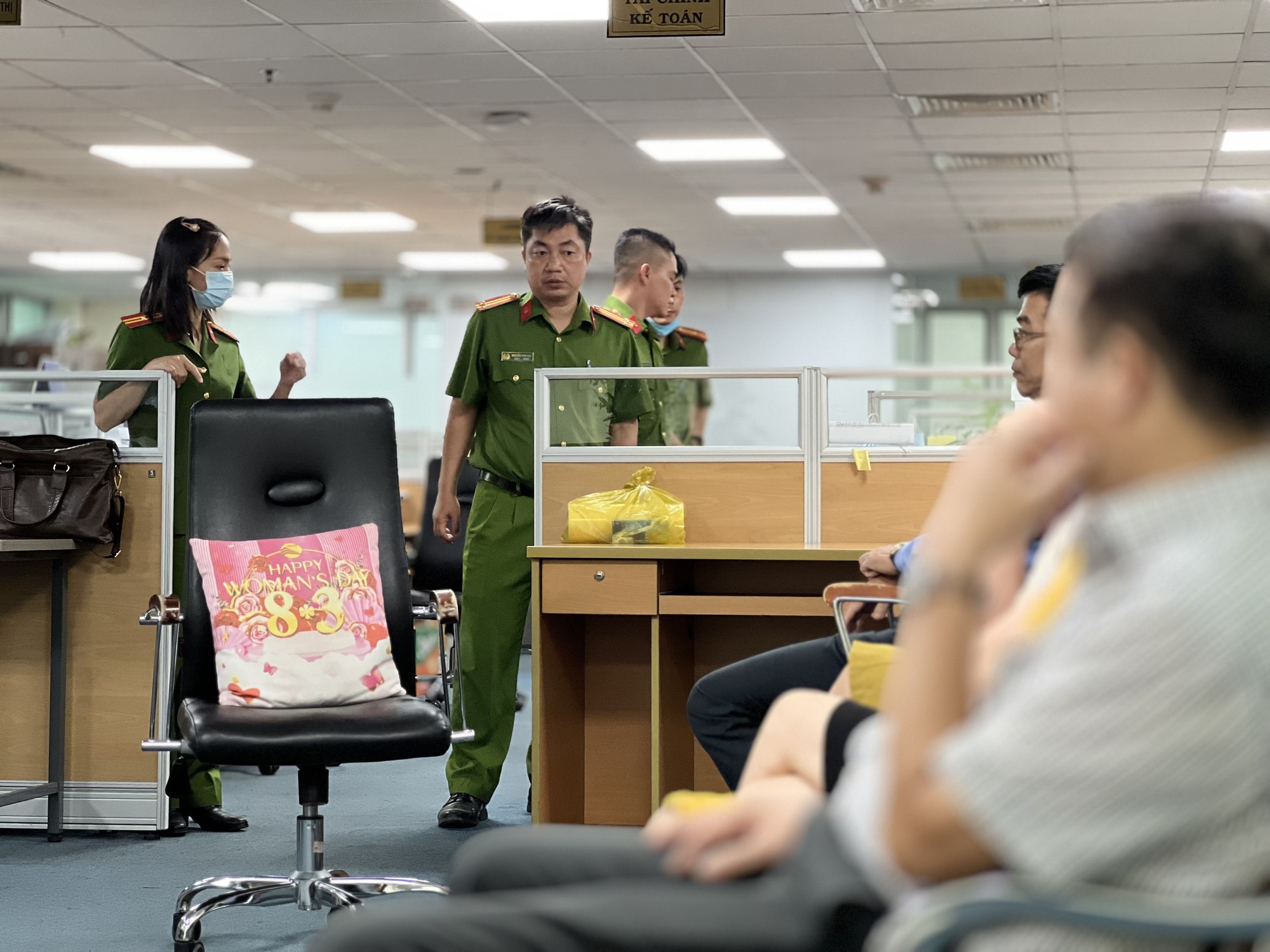 Lý lịch bất ngờ của ông Đinh Trường Chinh - người vừa bị khởi tố- Ảnh 3.