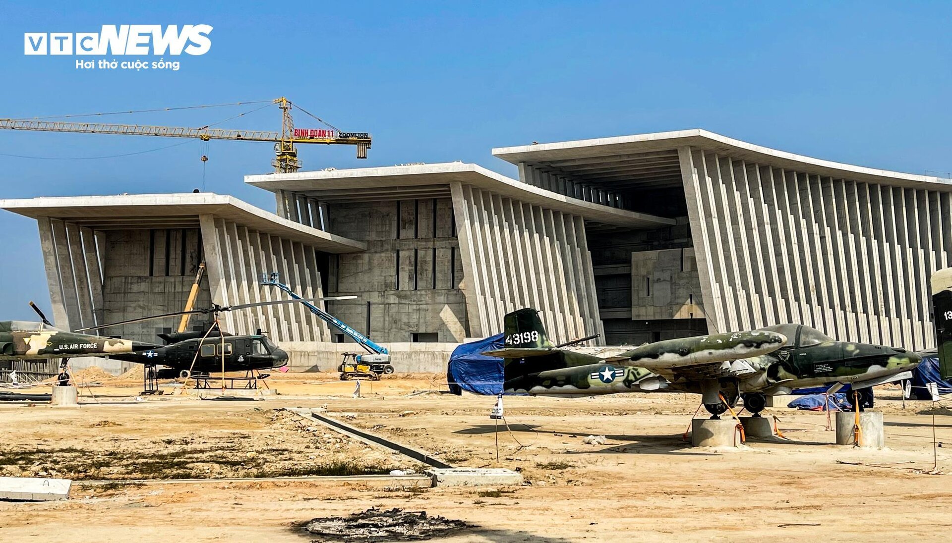 Dự án Bảo tàng Lịch sử Quân sự Việt Nam 2.500 tỷ đồng nhìn từ flycam - Ảnh 15.