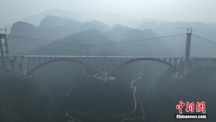 Trung Quốc xây cầu vòm nhịp đôi lớn nhất thế giới - Ảnh 2.