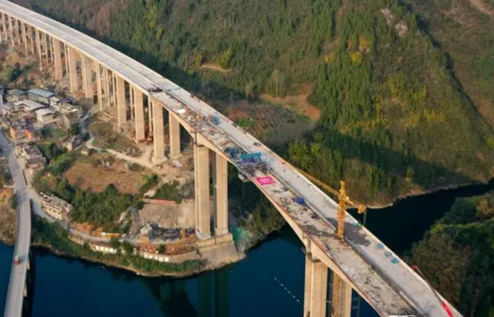 Trung Quốc xây cầu vòm nhịp đôi lớn nhất thế giới - Ảnh 7.