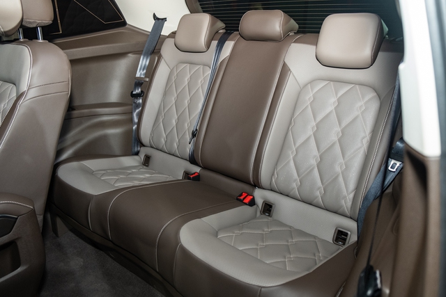 Ảnh thực tế VW Viloran Luxury vừa ra mắt VN: Đắt hơn bản thấp gần 200 triệu nhưng hàng ghế sau chuẩn thương gia - Ảnh 8.
