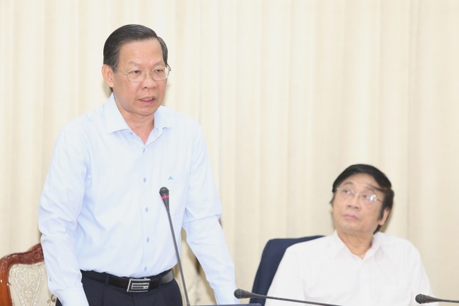 Chủ tịch Phan Văn Mãi: Quy hoạch chung TPHCM, xác định 'động đến đâu, mở đến đâu' - Ảnh 1.