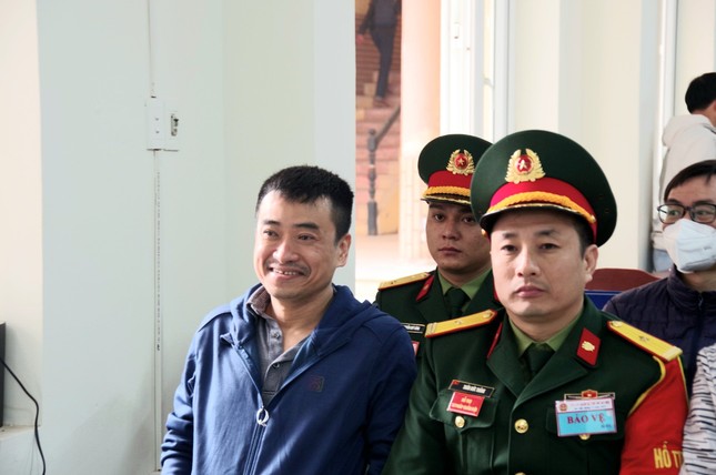 Tổng Giám đốc Việt Á Phan Quốc Việt nêu 'công trạng' chống dịch tại tòa - Ảnh 1.