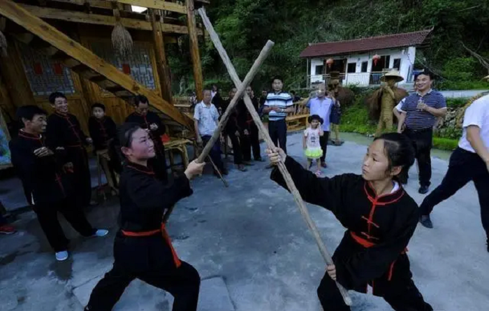 Làng kungfu ở Trung Quốc: Ẩn mình trăm năm trên núi luyện công - Ảnh 6.