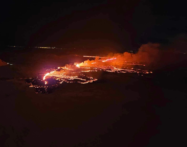 Tại sao vụ phun trào núi lửa Iceland lại khiến các chuyên gia lo lắng? - Ảnh 3.