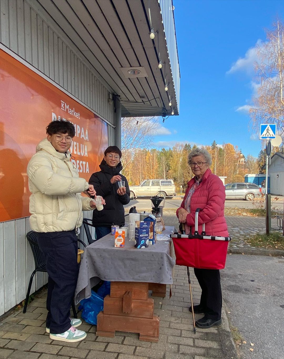 3 thanh niên Việt bỗng nổi tiếng sau 7749 "kiếp nạn" bán cafe muối ở Phần Lan: Thu nhập thì sao?- Ảnh 13.