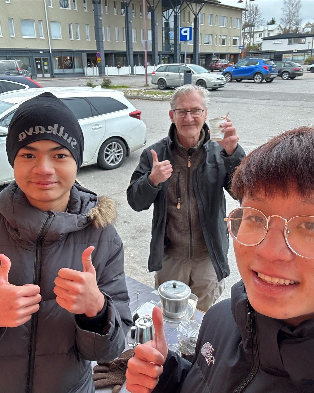 3 thanh niên Việt bỗng nổi tiếng sau 7749 "kiếp nạn" bán cafe muối ở Phần Lan: Thu nhập thì sao?- Ảnh 9.