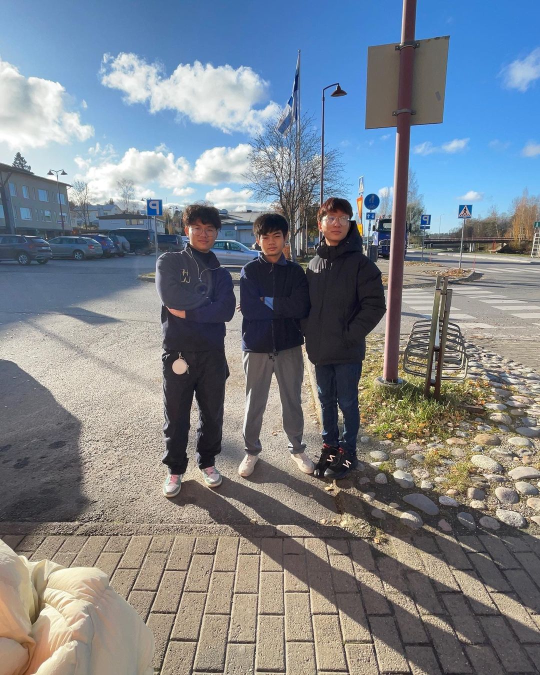 3 thanh niên Việt bỗng nổi tiếng sau 7749 &quot;kiếp nạn&quot; bán cafe muối ở Phần Lan: Thu nhập thì sao?- Ảnh 1.