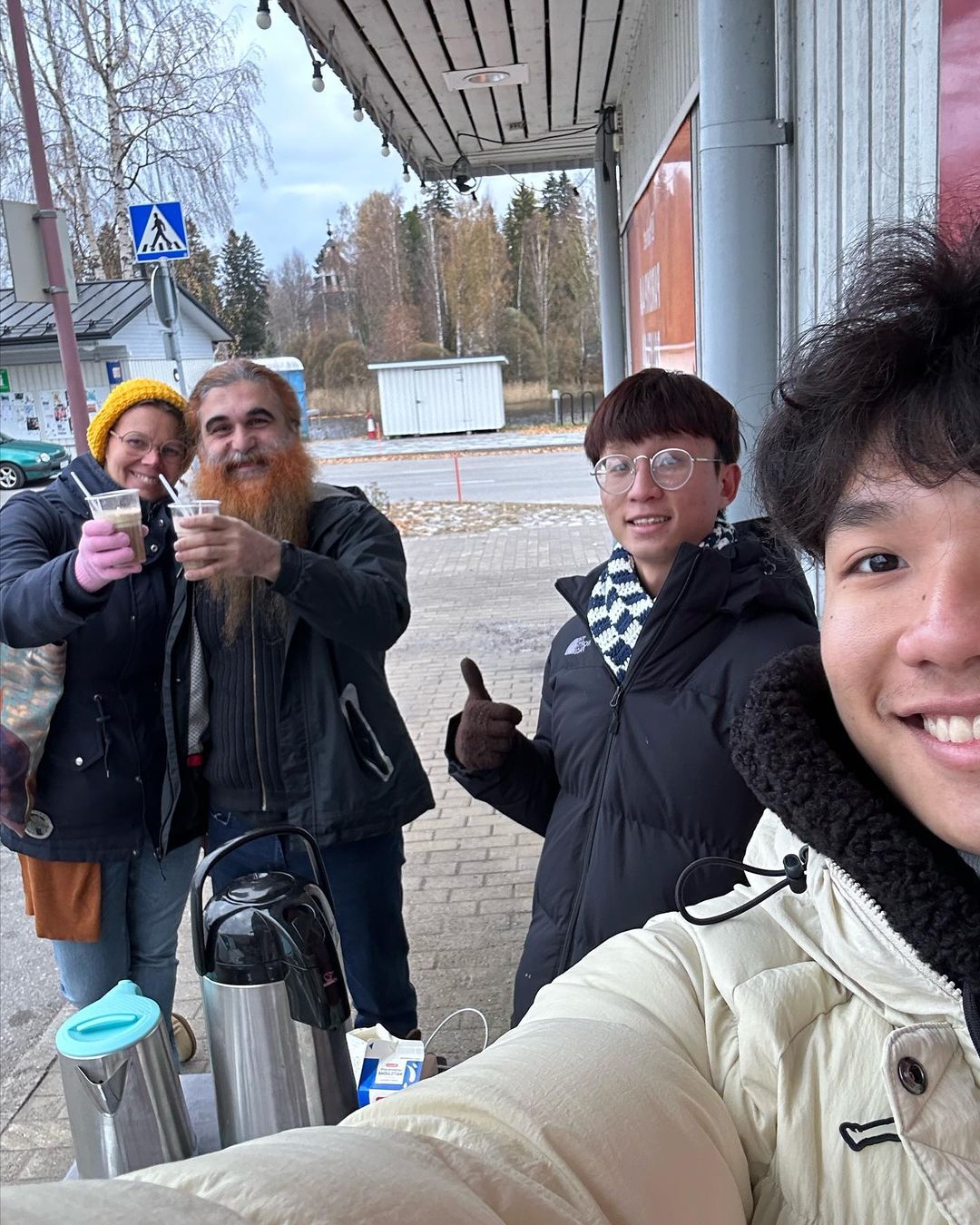 3 thanh niên Việt bỗng nổi tiếng sau 7749 "kiếp nạn" bán cafe muối ở Phần Lan: Thu nhập thì sao?- Ảnh 8.