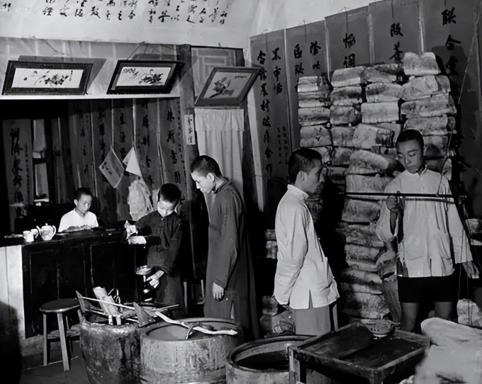 Loạt ảnh hiếm tiết lộ mức sống của gia đình giàu có ở Trung Quốc cách đây hơn 80 năm - Ảnh 6.
