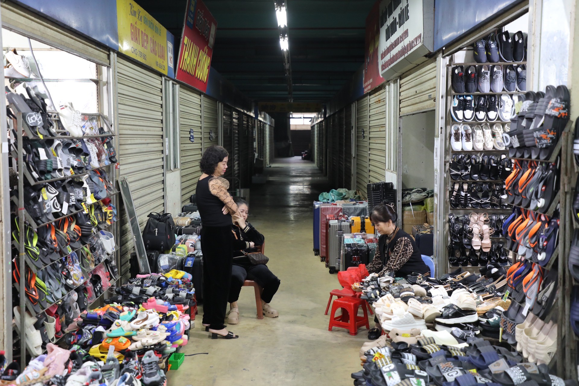Lý do tiểu thương đồng loạt rời khu chợ lớn nhất Việt Bắc - Ảnh 4.