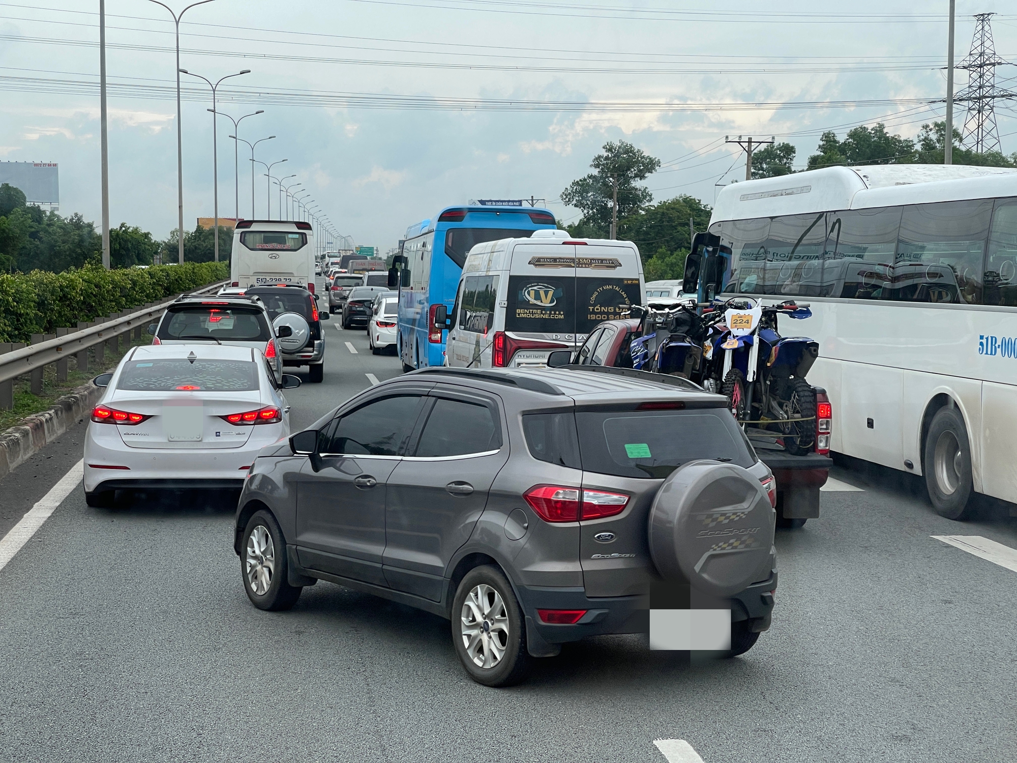 Sáng 30-12, vã mồ hôi qua cao tốc TP HCM - Long Thành - Dầu Dây- Ảnh 3.