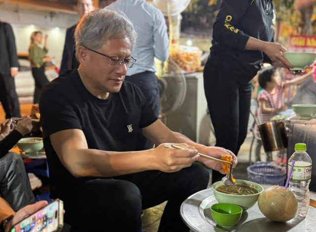 Top 5 CEO thế giới của năm 2023: Có ông chủ tập đoàn nghìn tỷ đô từng ăn phở, uống cafe vỉa hè ở Hà Nội