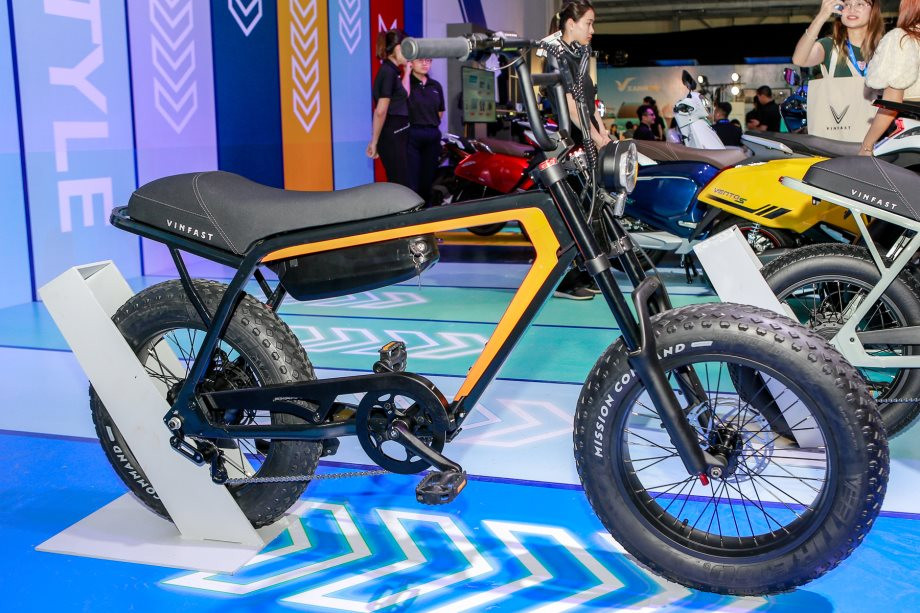 VinFast giới thiệu xe đạp điện đầu tiên tại xứ cờ hoa: 'Mỏ vàng' mới của thế giới, doanh số bán hàng của Mỹ tăng gần 400% kể từ năm 2019 - Ảnh 2.