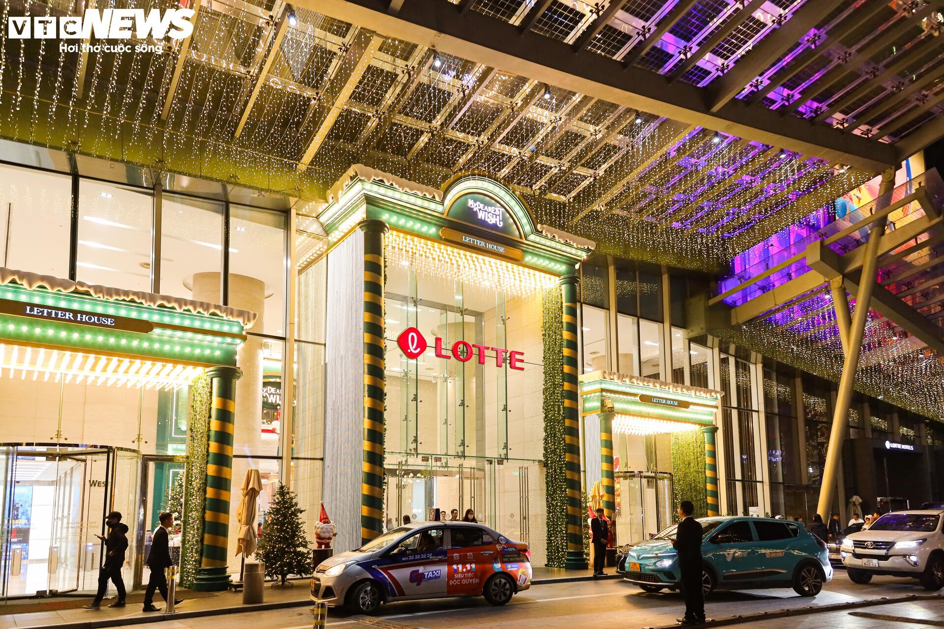 Trung tâm thương mại Hà Nội trang hoàng lộng lẫy đón Giáng sinh 2023 - Ảnh 10.