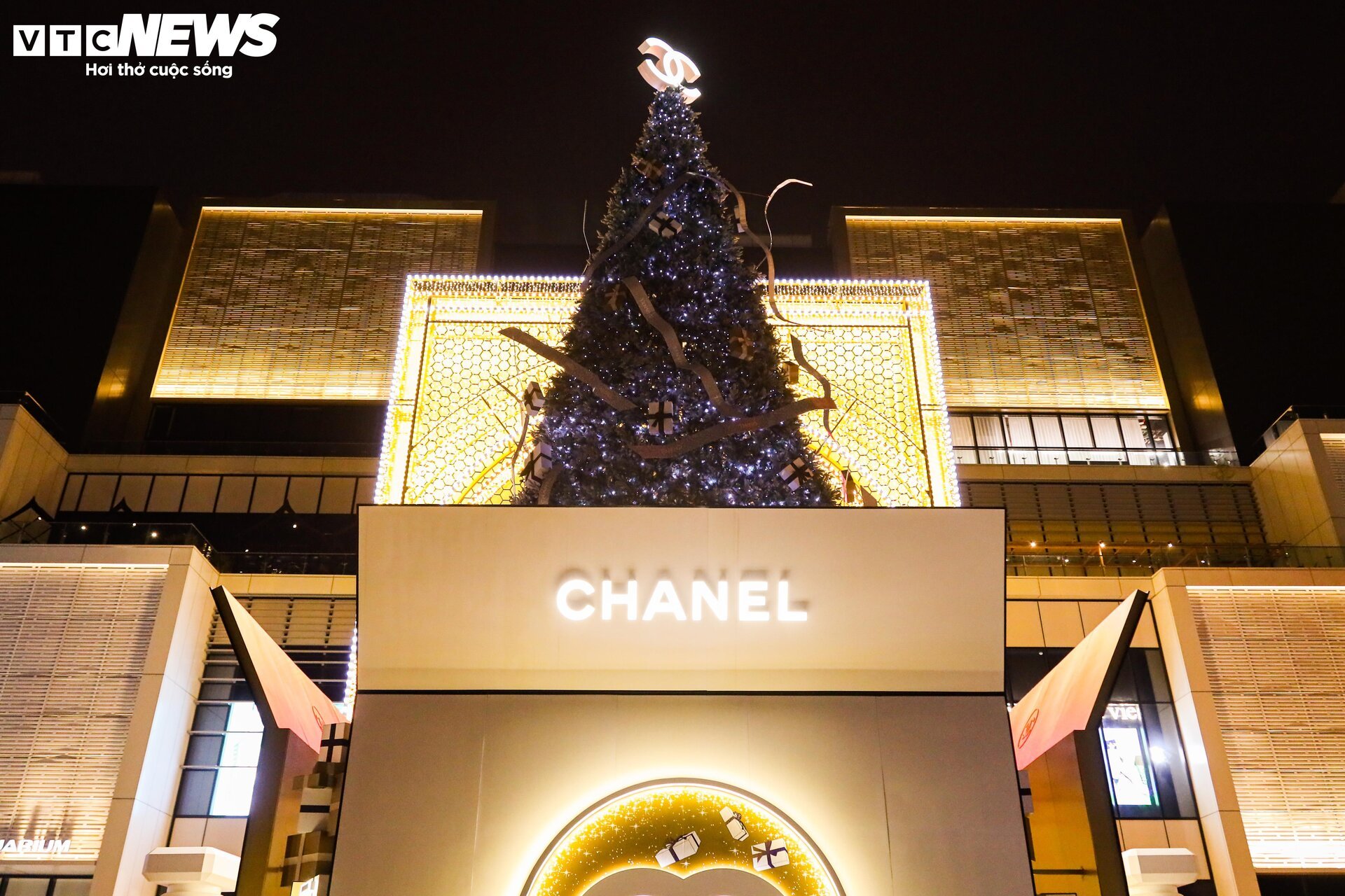 Trung tâm thương mại Hà Nội trang hoàng lộng lẫy đón Giáng sinh 2023 - Ảnh 19.