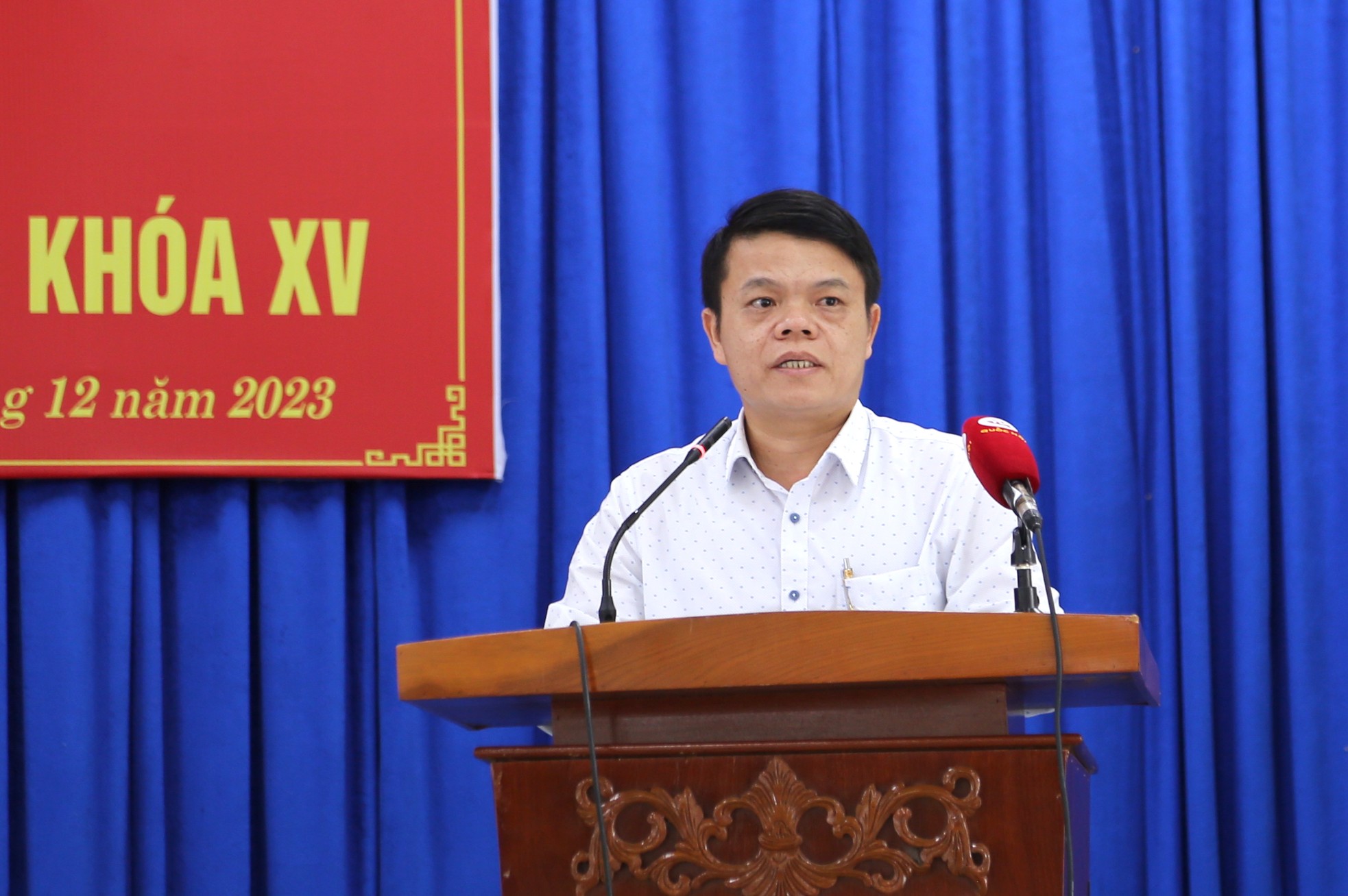 Tiếp xúc cử tri tại Quảng Nam: Cán bộ nhũng nhiễu, hành dân khi làm thủ tục đất đai - Ảnh 8.