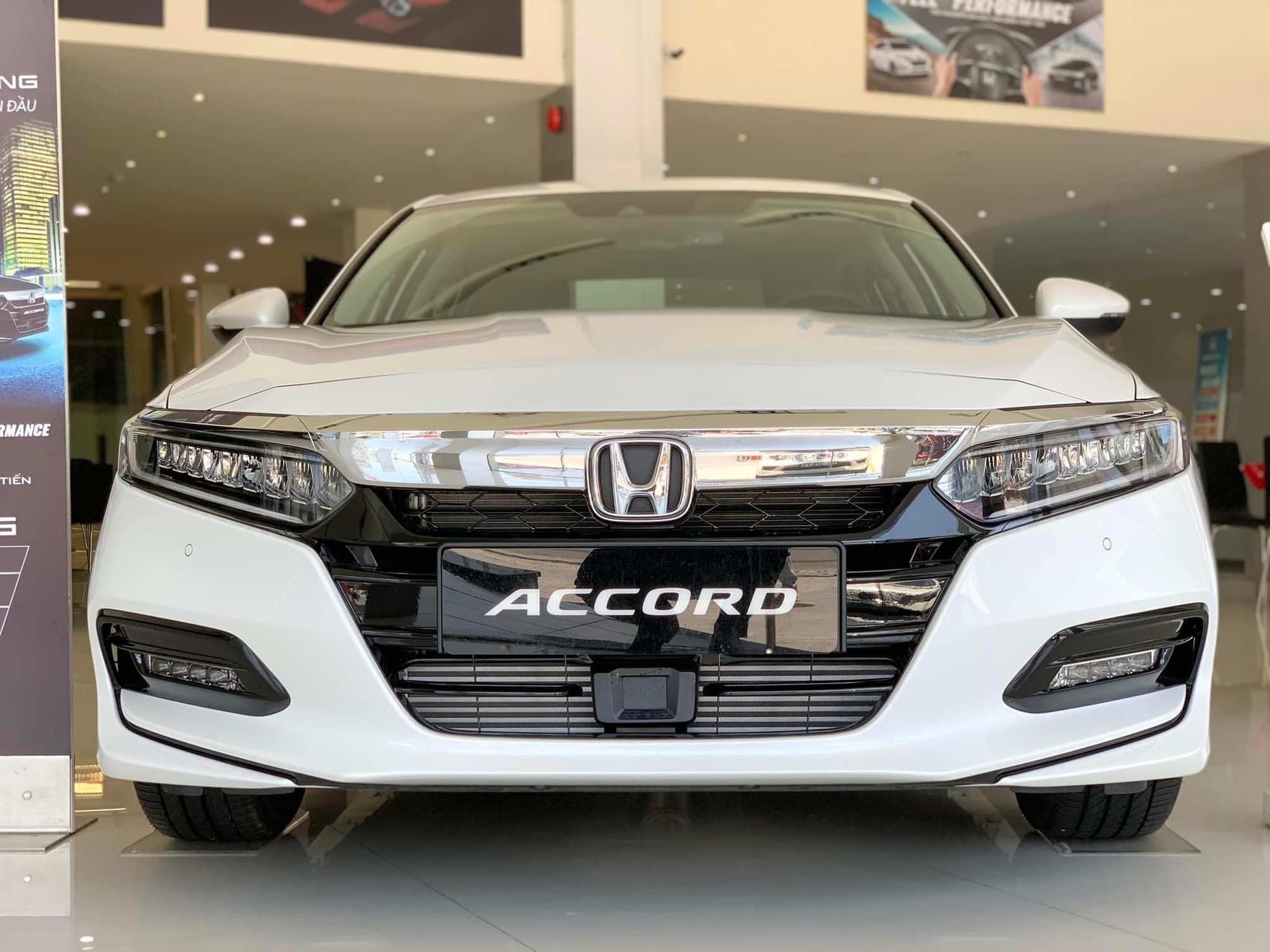 Honda Accord giảm kỷ lục 220 triệu: Liên tục tạo đáy mới để tìm khách, giá ngang Camry bản 'base' - Ảnh 4.
