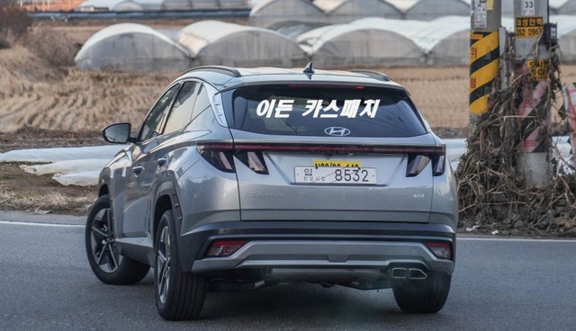 Hyundai Tucson 2024 lần đầu lộ diện ngoài đời thực, vẫn còn nhiều điểm mới chưa công bố - Ảnh 4.