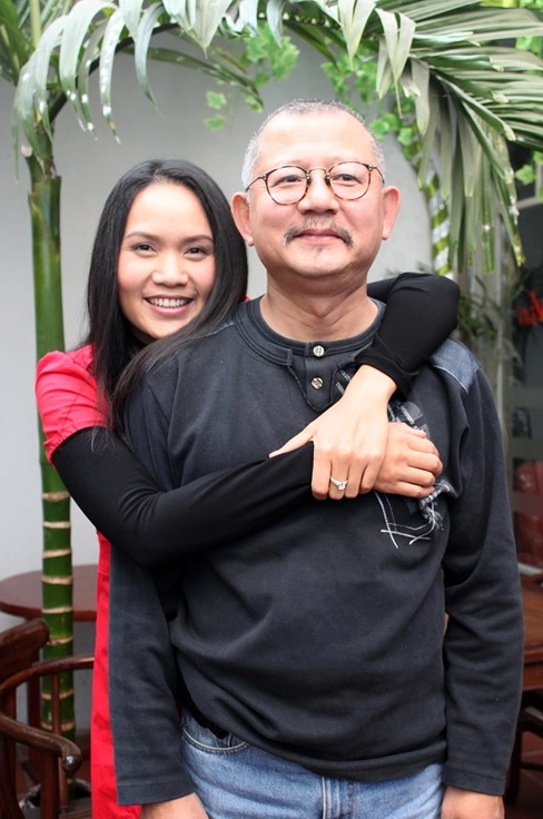 Nữ ca sĩ vừa được phong NSND: Sống sung sướng bên chồng hơn 17 tuổi, tháng 30 ngày thì 15 ngày ở spa - Ảnh 2.