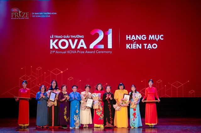 Chủ tịch Tập đoàn Sơn KOVA: Từ sinh viên nghèo mang 3 con vào đại học, tới bà chủ 12 công ty hoạt động ở 7 nước, gây quỹ học bổng cho sinh viên nghị lực - Ảnh 3.